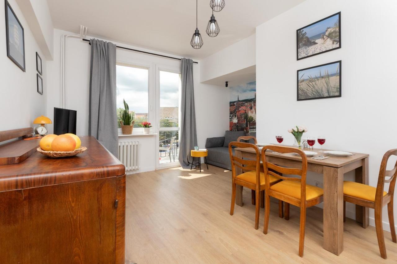 Podwale Staromiejskie With Balcony By Renters Huoneisto